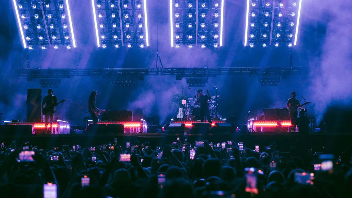Imagem de The Strokes - Reality Awaits